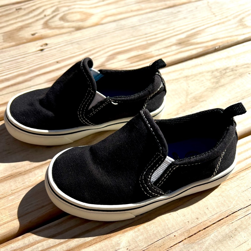 Black Toddler Slip-on Shoes T7